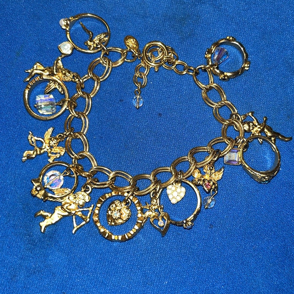 Kirks Folly charm bracelet crystal gold rings hearts cherubs dangles -Bnwot - Picture 9 of 15